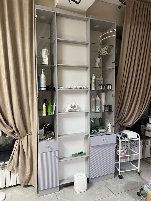 Шкаф для салона красоты/офиса/дома