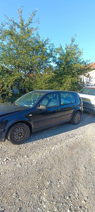 Продавам Vw Golf 4,1.4 16v-на части