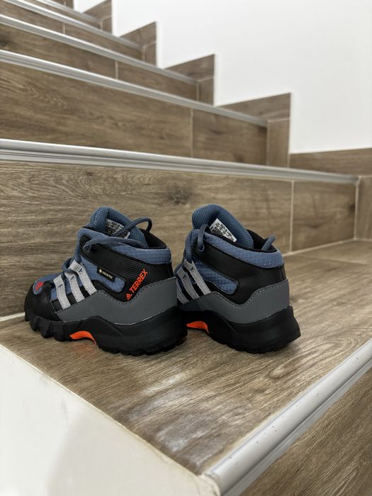 Зимни детски обувки Адидас