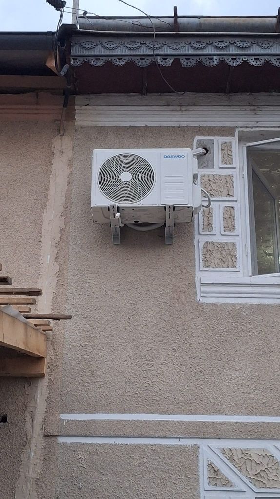 Instalator/ montaj aer conditionat