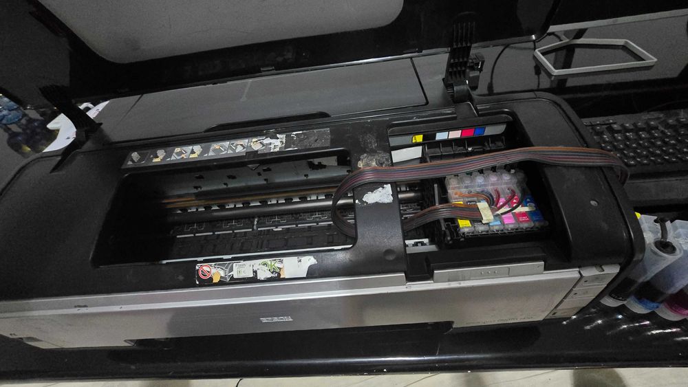 Epson 1410 A3 A4 Farmat Printer 6Ta Rangli Xolati ishlap turipti