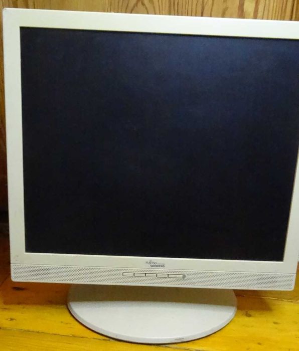 Fujitsu-Siemens c динамиками рабочий 17"