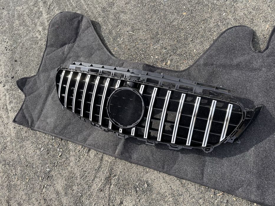 Grila panamericana E class