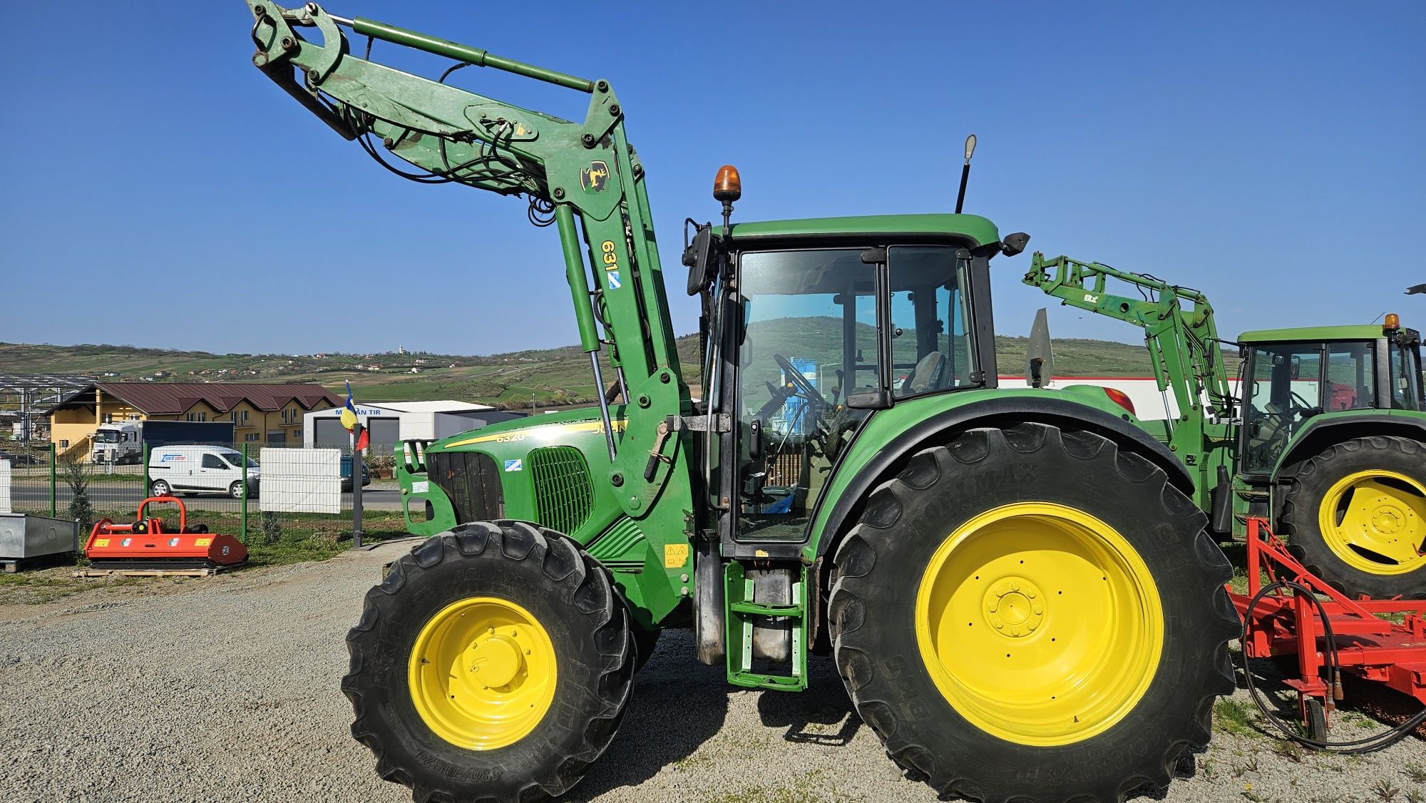 Tractor John Deere 6320 cu încărcător