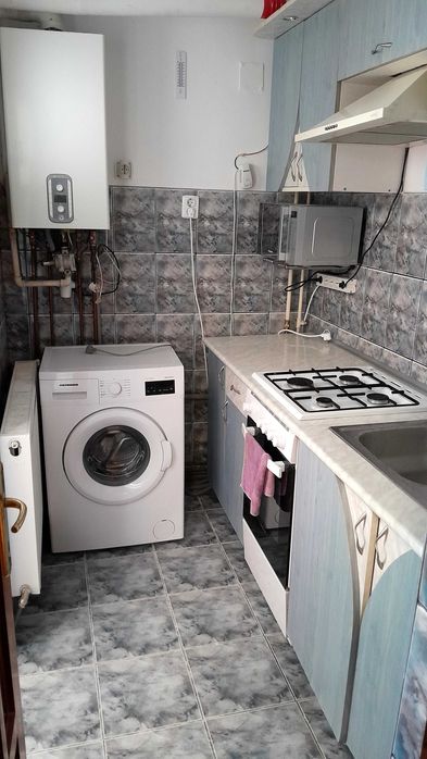 Se închiriază apartament 200e