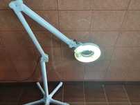 Lampă cosmetică cu lupă