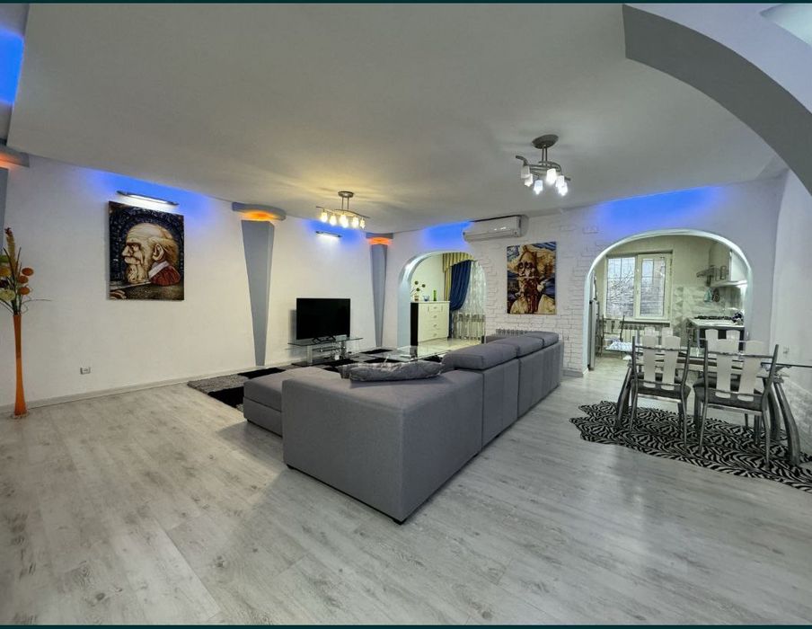 Ойбек метро 2-комн 100м²