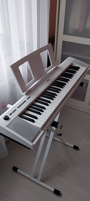 Pian digital portabil Yamaha NP12 alb+ suport