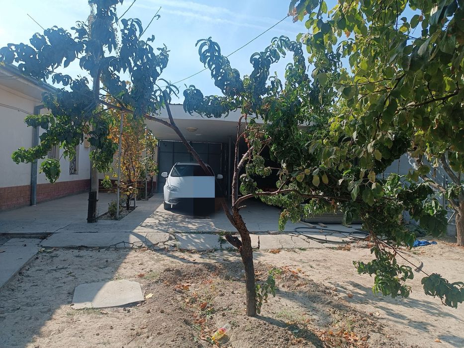 Uy sotiladi (hovli)