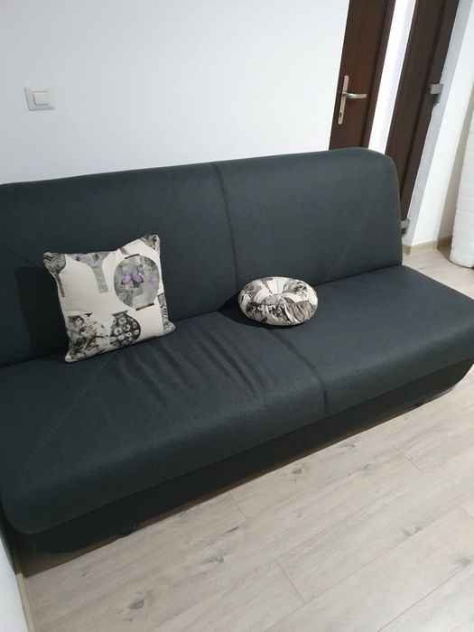 Canapea extensibilă 2 persoane – stare ca nouă!