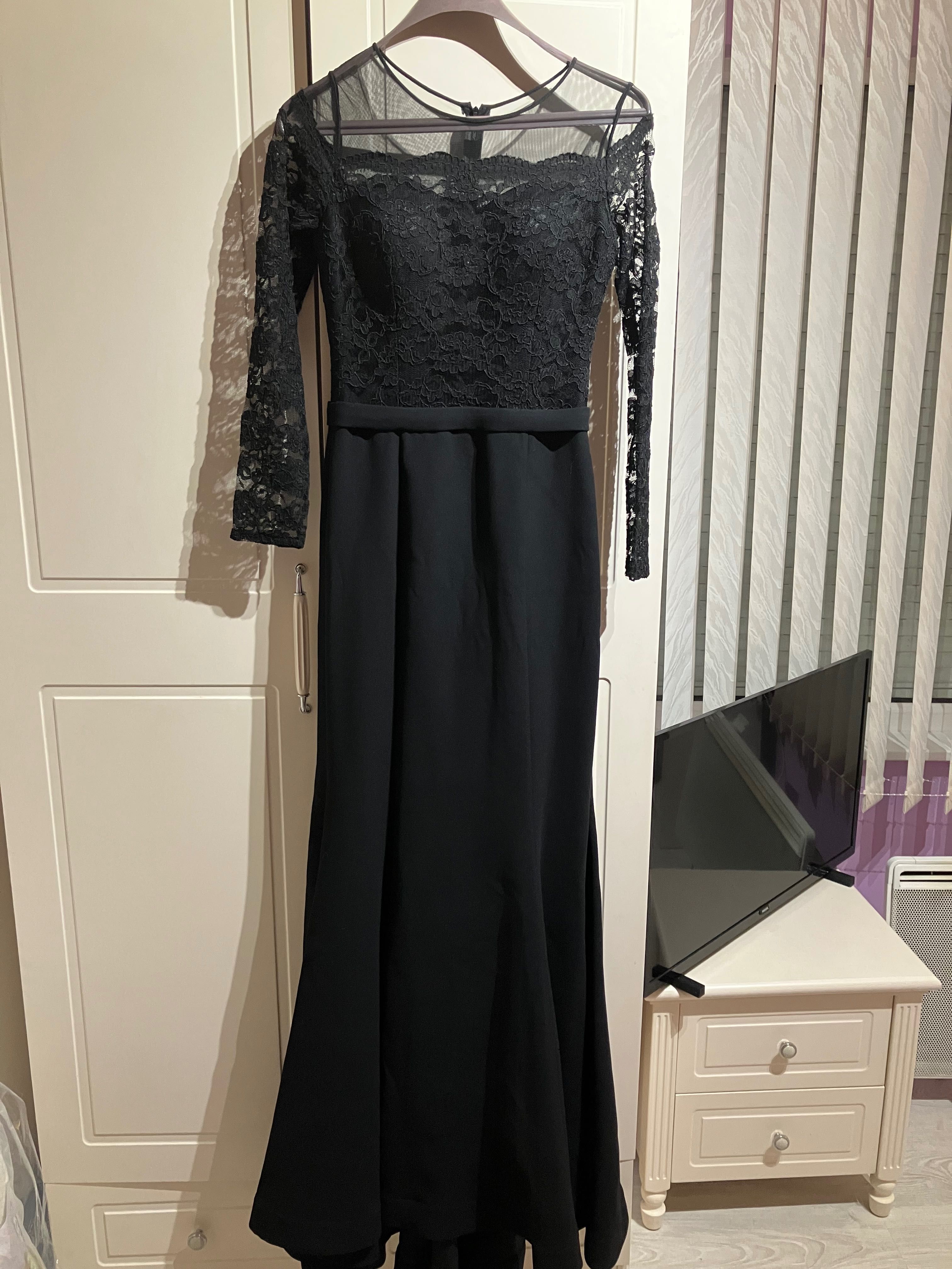 Черна вечерна рокля с дантела