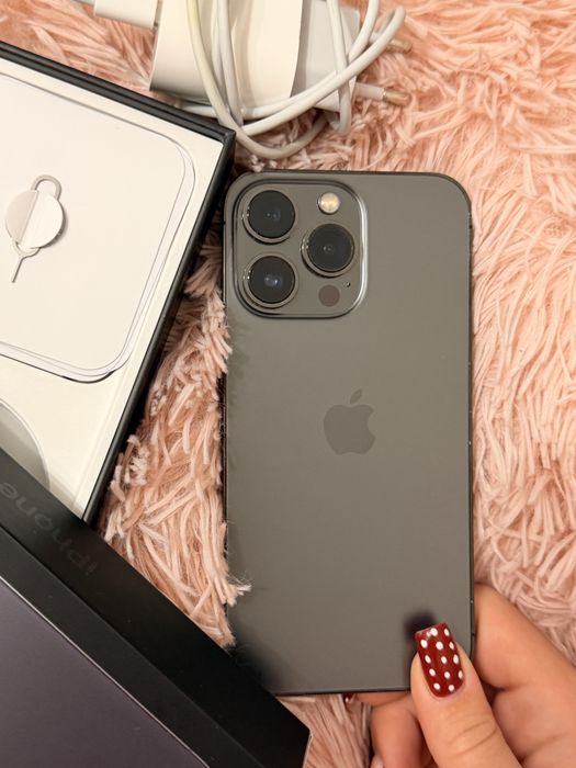 Iphone 13 pro 256 gb + зарядно с адаптер