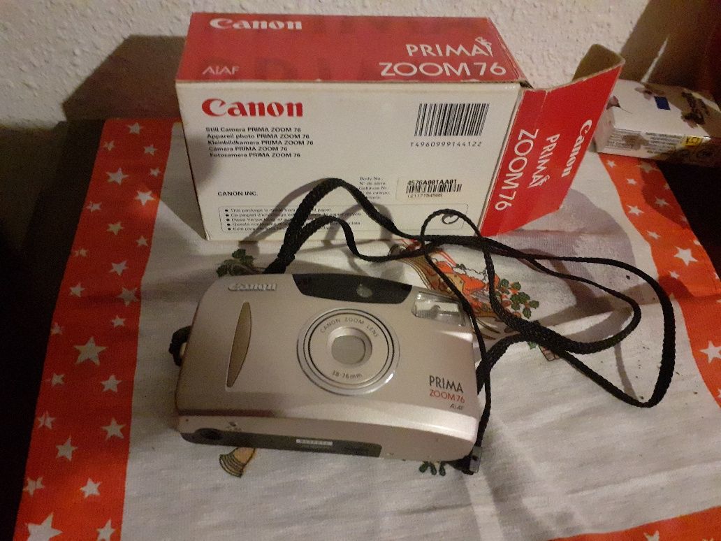 Aparat foto vintage Canon Prima zoom 76 siPolaroid  Camera de colectie