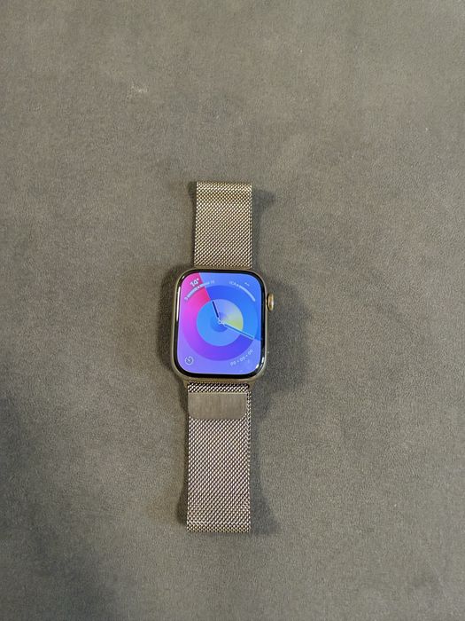 Apple Watch S9 Cellular 45 mm Gold Stainless Steel Case