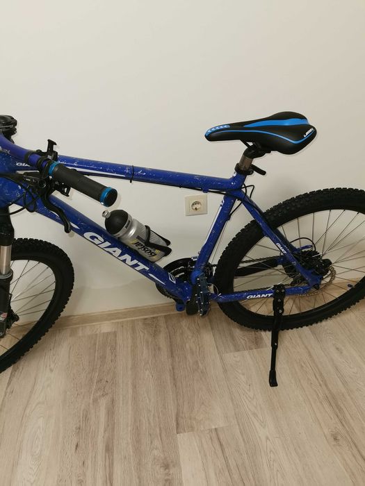 Mountain bike cu suspensie