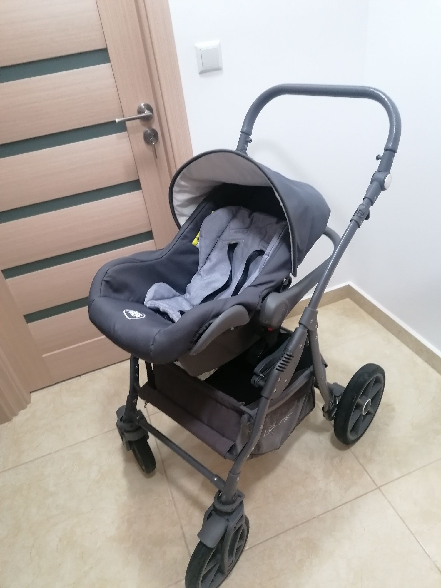 Carucior Bebe Riko Basic Plus 3 în 1