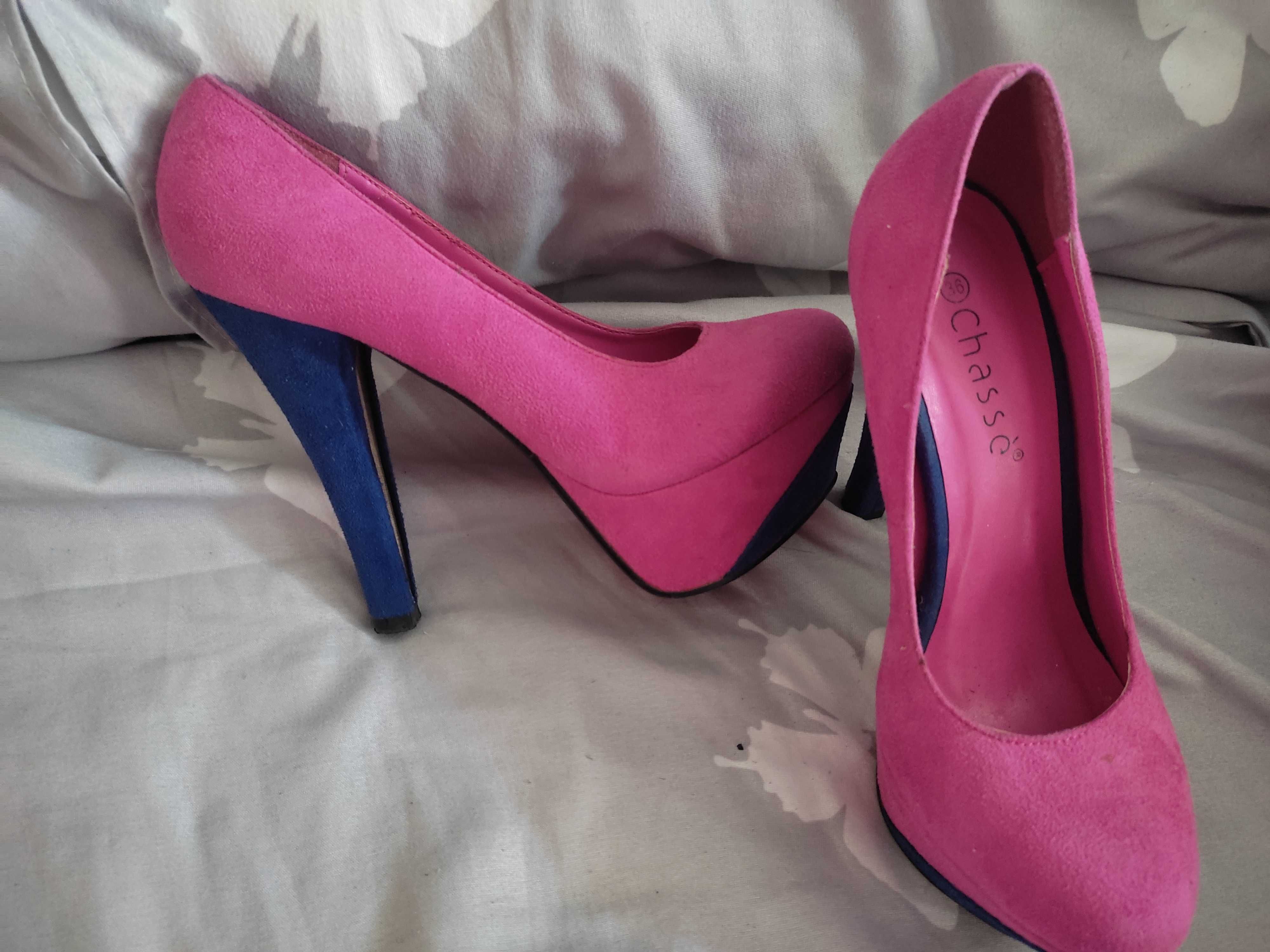 Pantofi cu toc inalt