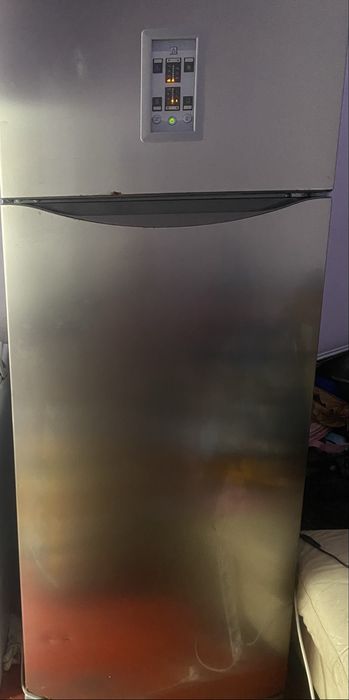 Vand frigider Hotpoint Ariston