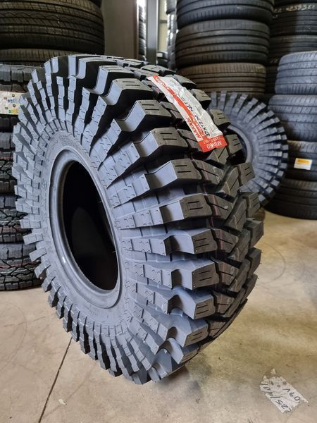 37x12 50r16//37x12 50-16 Maxxis Trepador 4piese