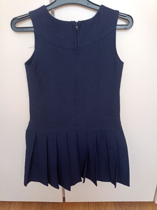 Vând rochiță de școală