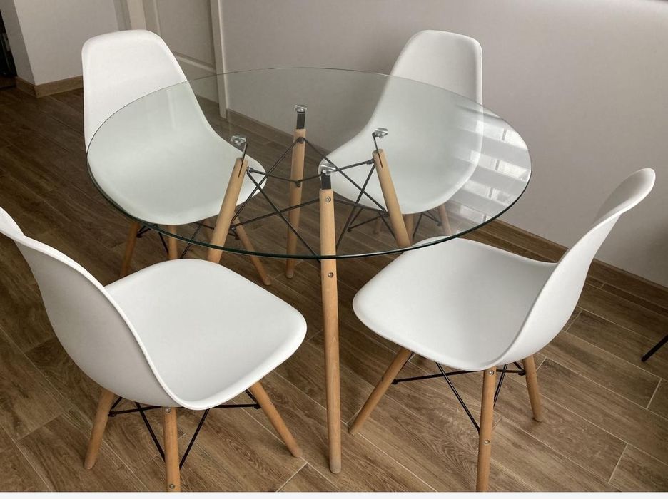 Set Masa rotunda cu blat de sticla si 4 scaune