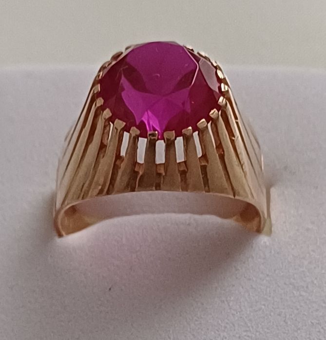 Перстень дамский