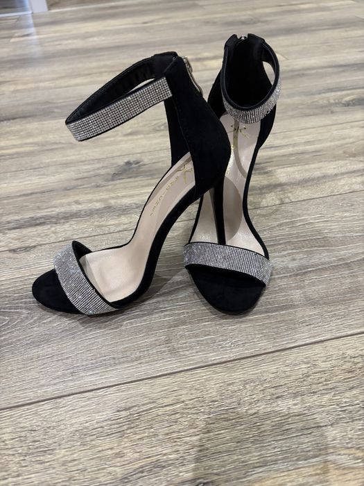 Елегантни сандали RADICHEV