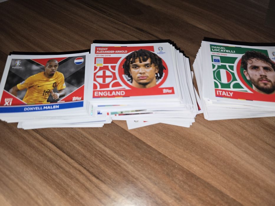 Set cu 1000 de carduri,Panini și Topps, stare bună, 150 lei