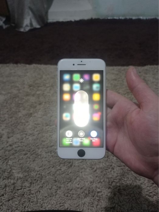 IPhone SE 2020 xotirasi 64yomkist 76