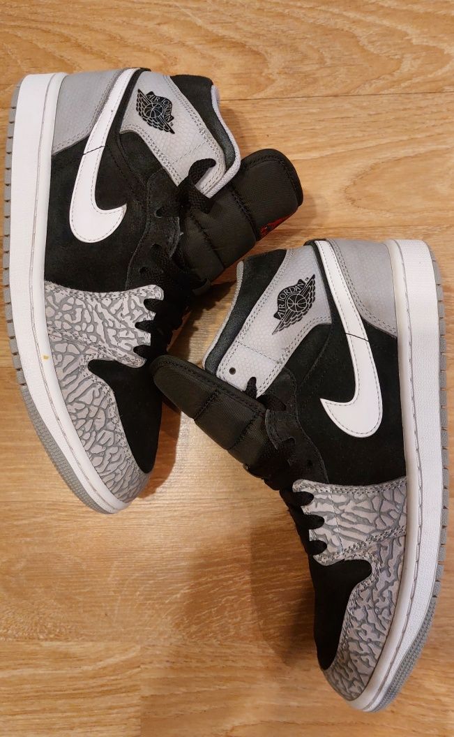 Air Jordan 1 Mid
Elephant Print