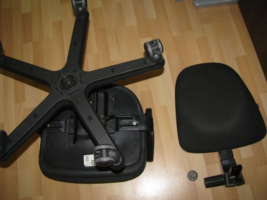 Продам кресло офисное