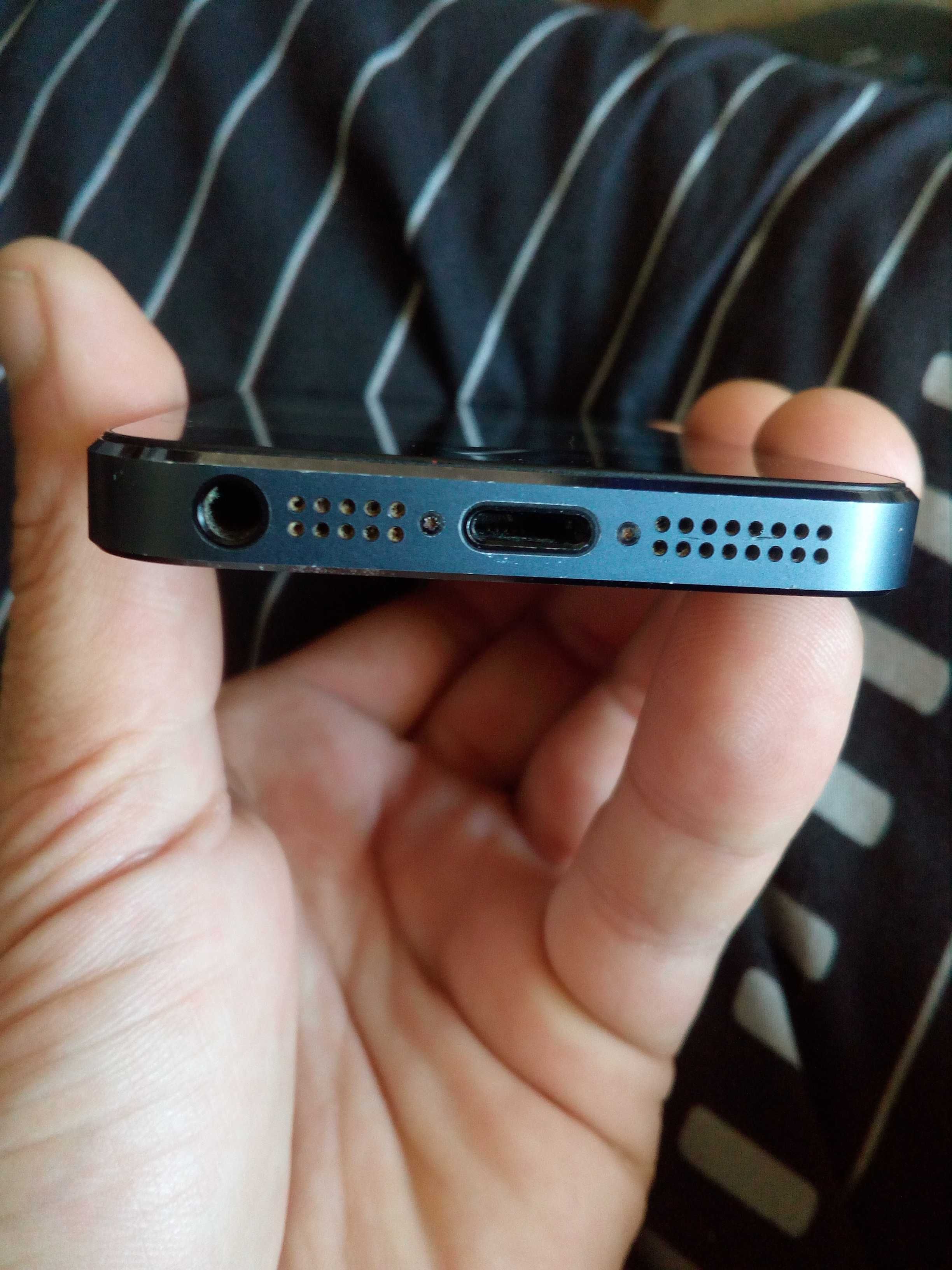 iPhone 5 - като нов