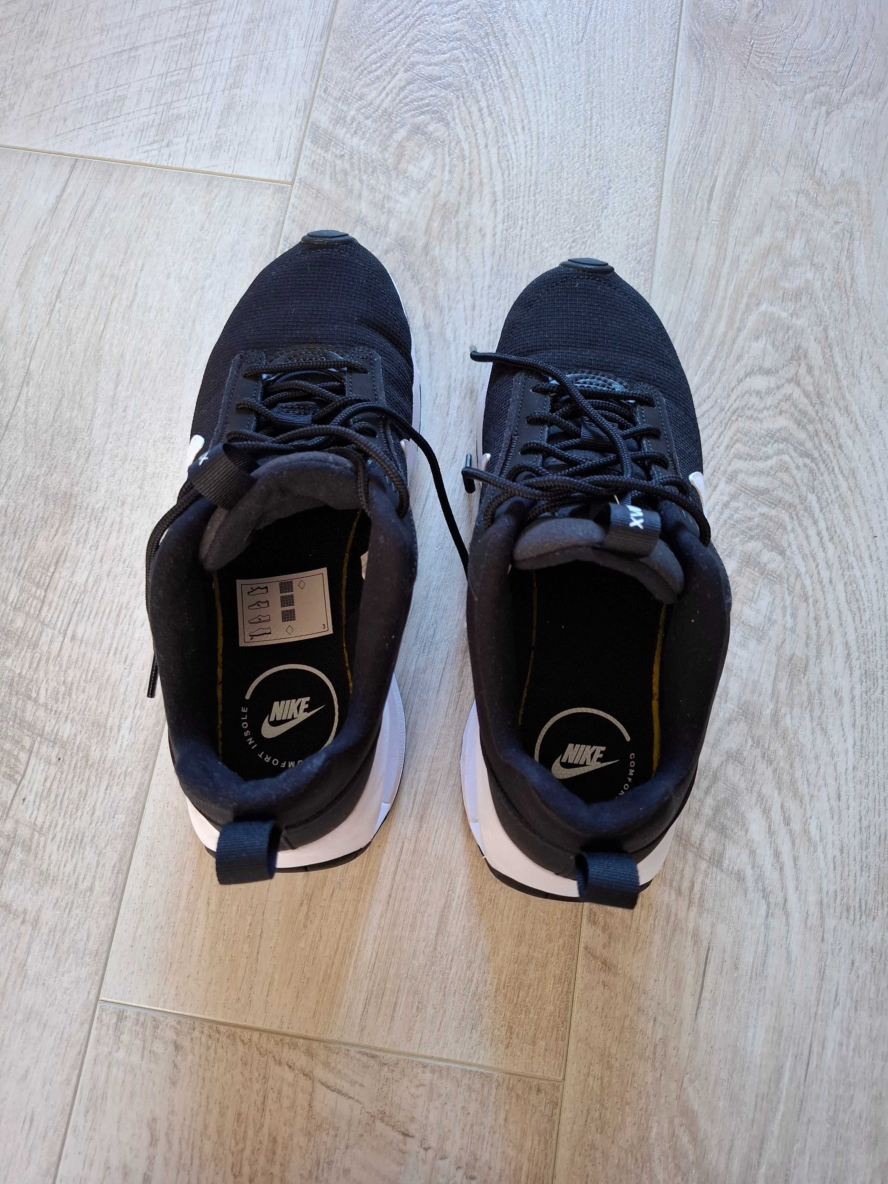Дамски маратонки Nike