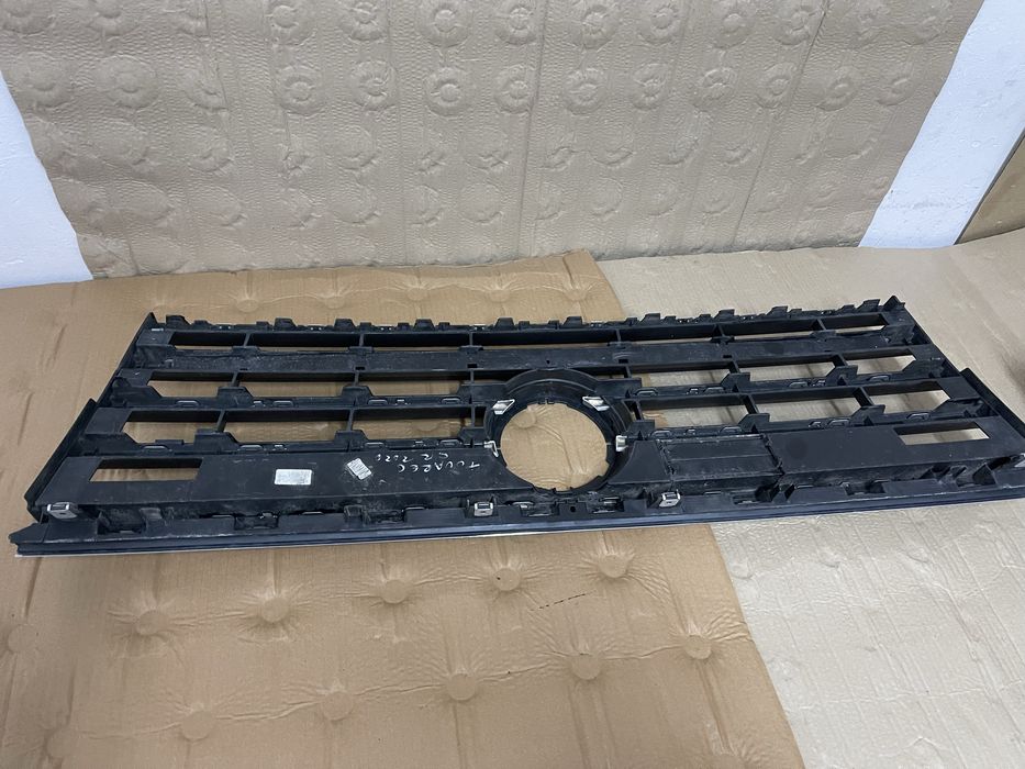 Grila centrala Vw Touareg 3 CR 2018-2023 cod 760 oe853696 Originala VW