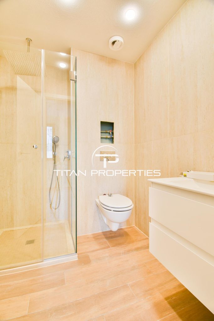 Дава се под наем Четиристаен апартамент в София, Изток - 100 кв.м за 1500 € - Снимка #12