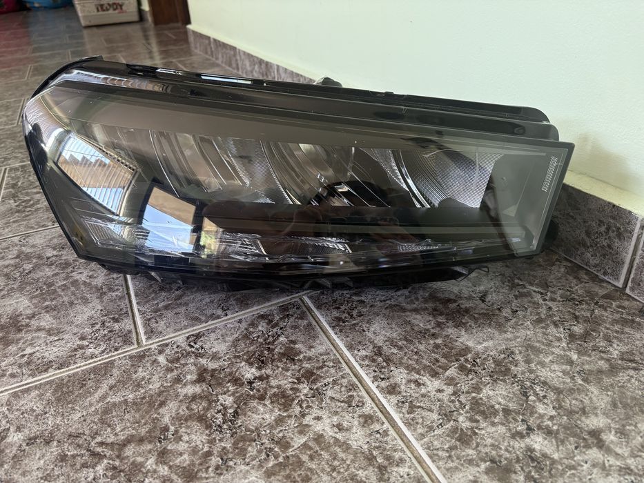 Десен фар за Шкода Фабия 4/ Skoda Fabia IV LED 2021 -