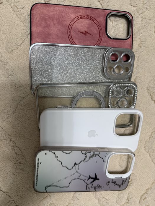 Продам 5 чехлов за 2000