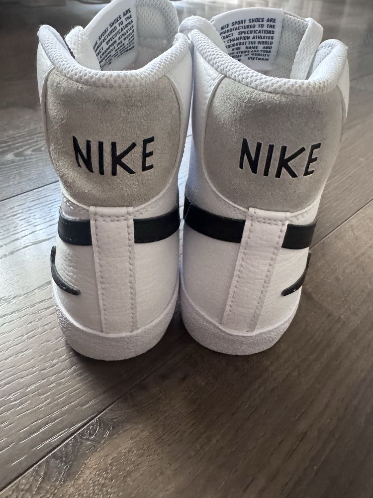 Дамски кецове Nike paзмер 36