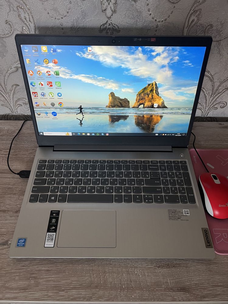 Почти новый ноутбук Lenovo продаем
