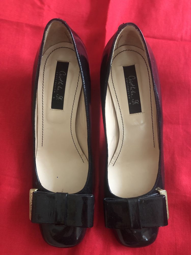 Pantofi de dama din piele, lac negru, mas. 38, toc 6 cm