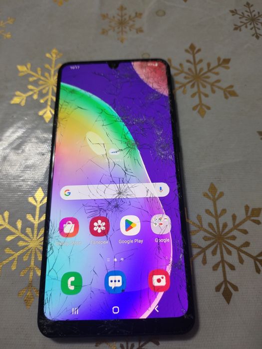 Samsung galaxy A 31 sotiladi singan karobka yuq