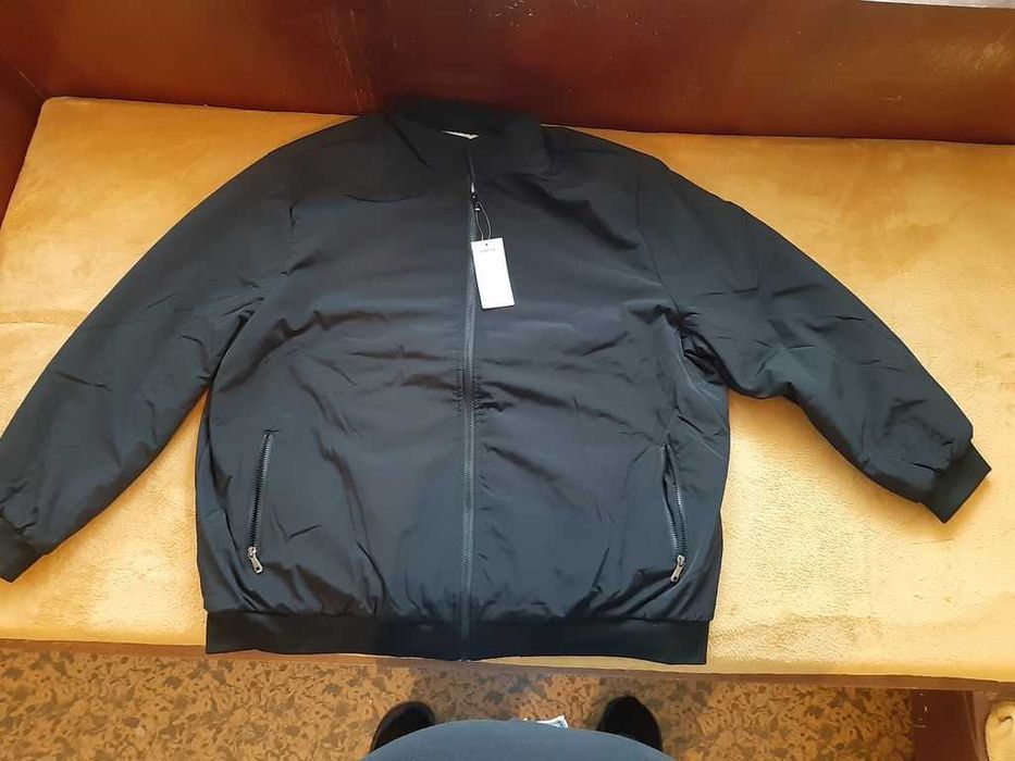 Продавам ново зимно мъжко яке