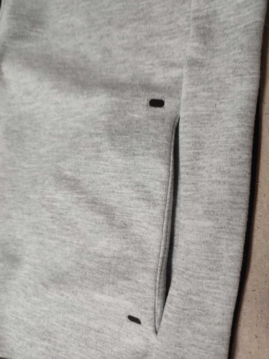 Неорегинален Tech fleece