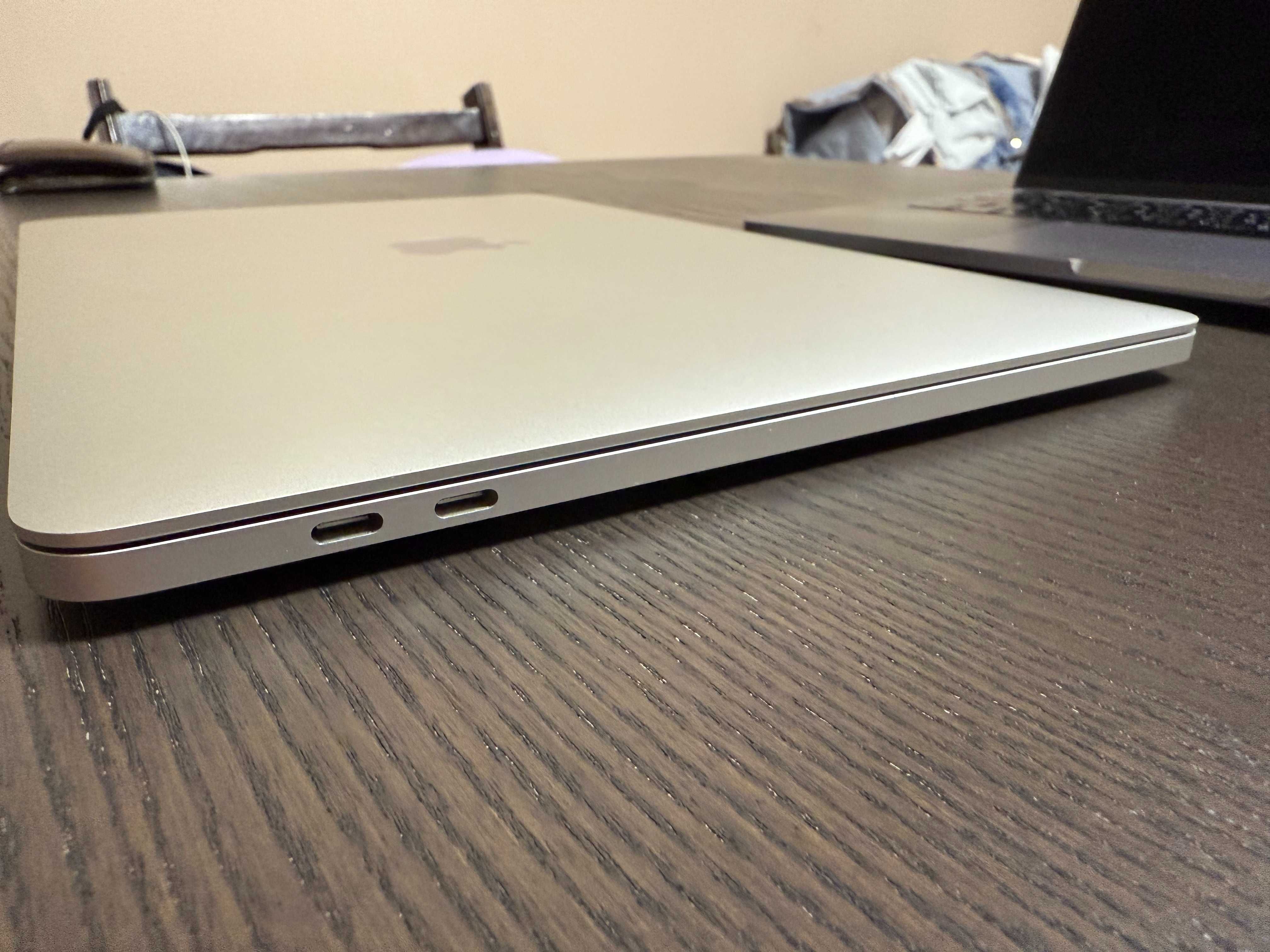Macbook Pro 13" 2019, 16GB RAM, 512GB SSD, А1989 Touch Bar