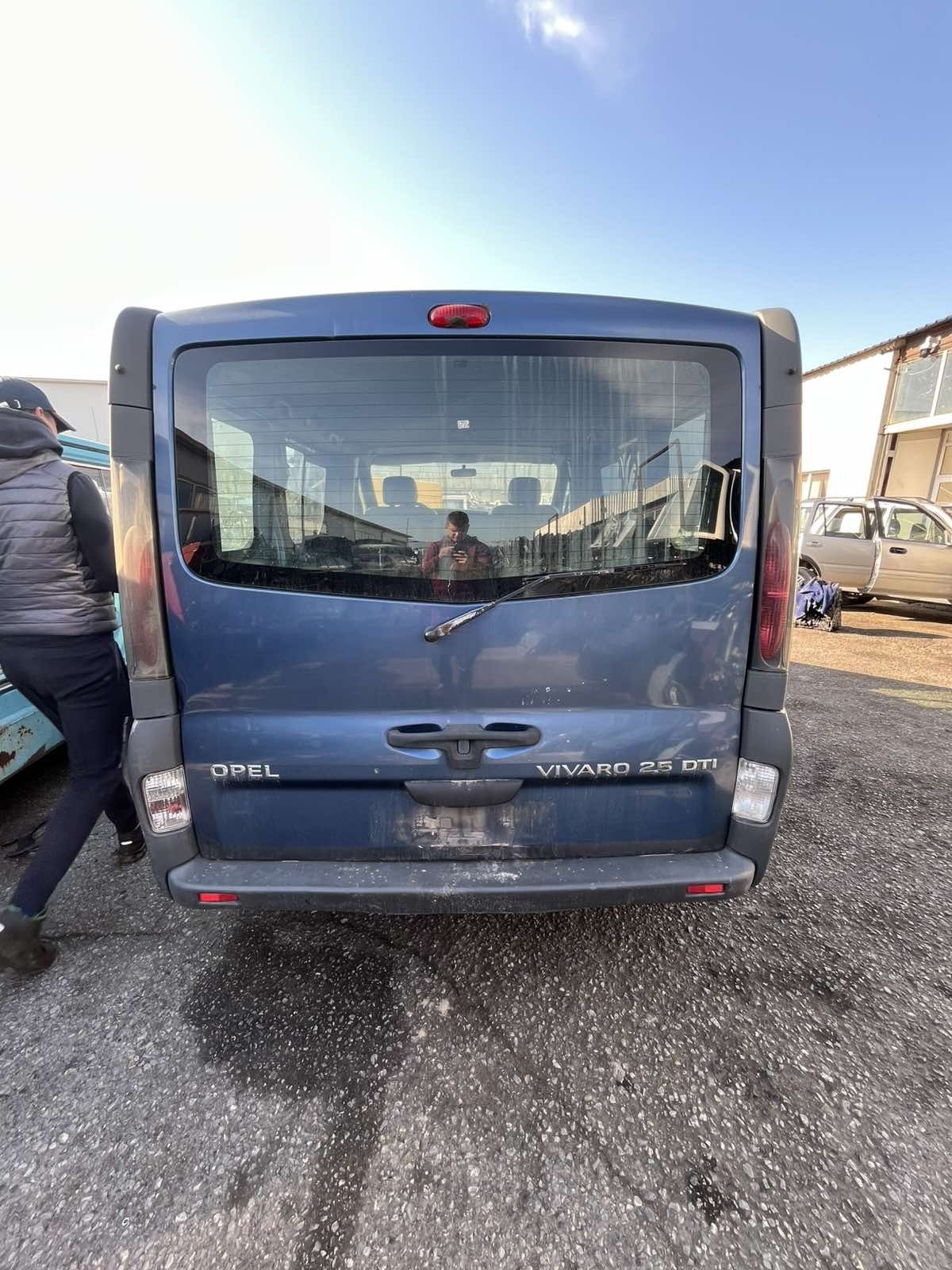 Opel Vivaro 2.5DCI 06г НА ЧАСТИ!!!