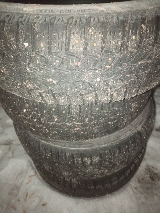 Продам резину зима в хорошем состоянии