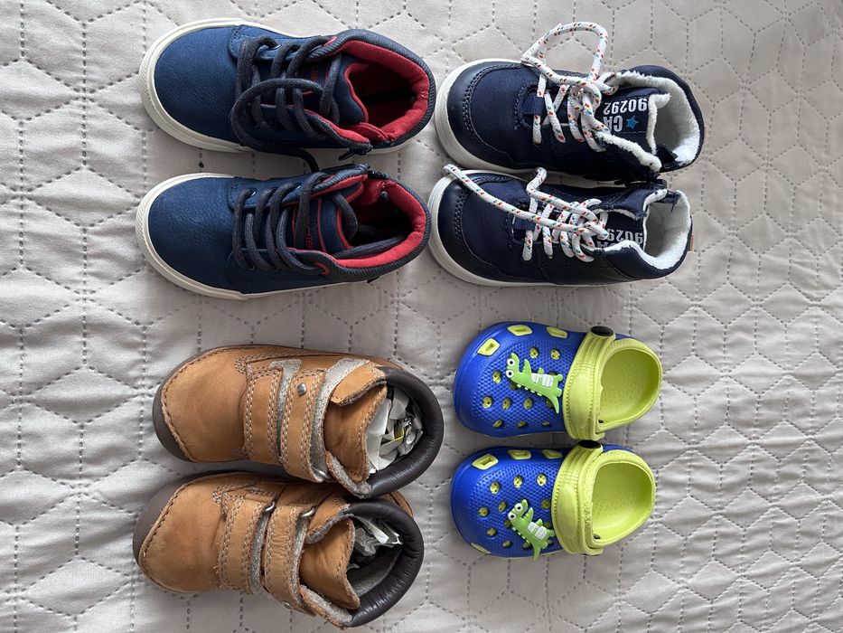 Обувки за момче номер 22