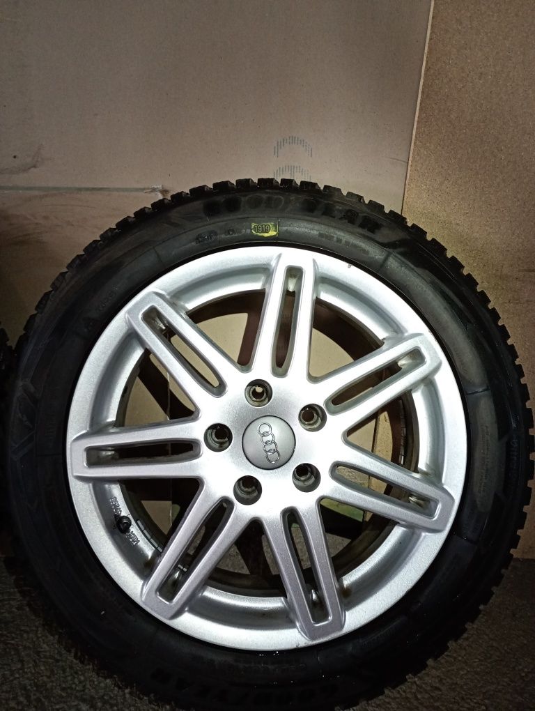 AUDI оригинални джанти със зимни гуми 205/55/16 7J ET42 5x112 цо56,6