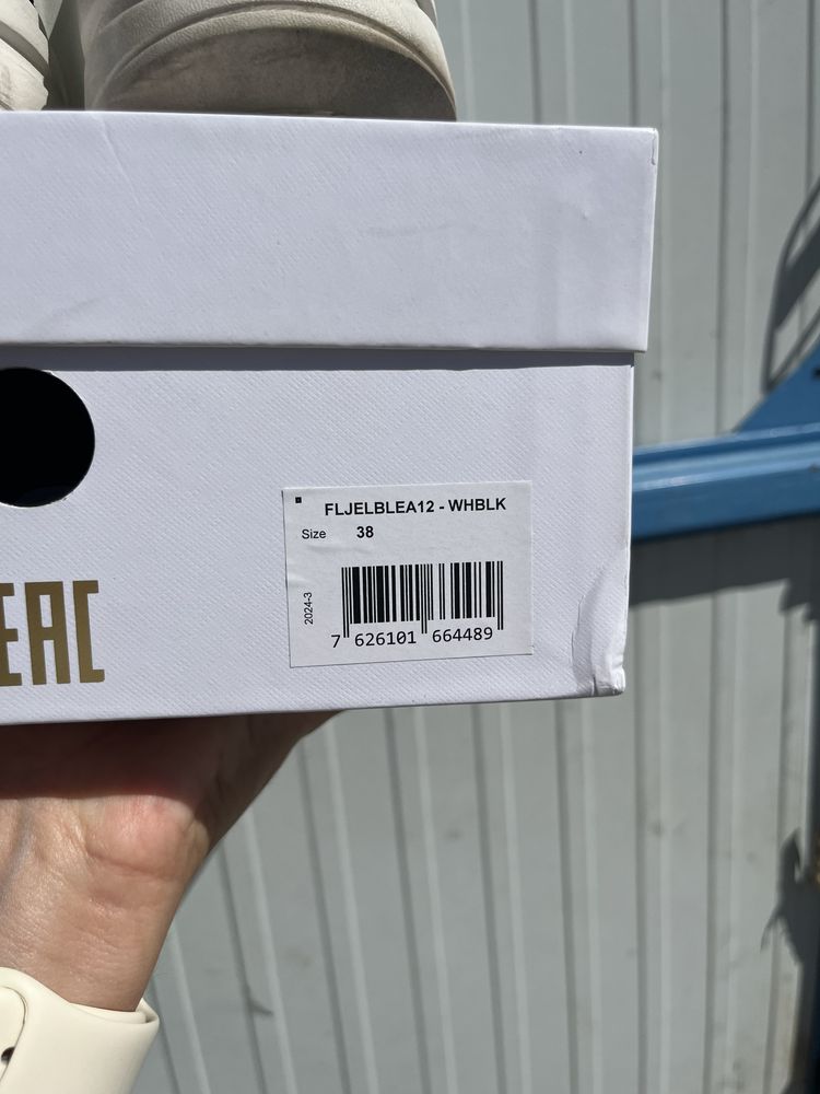Оригинални Guess номер 38