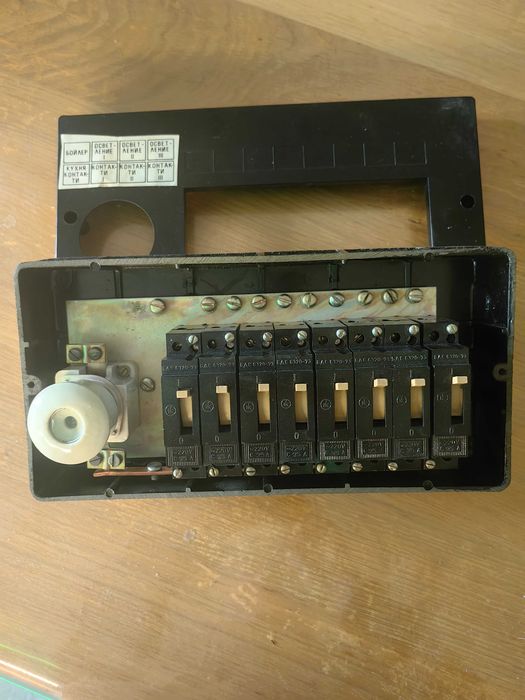 Ел табло апартамнтно